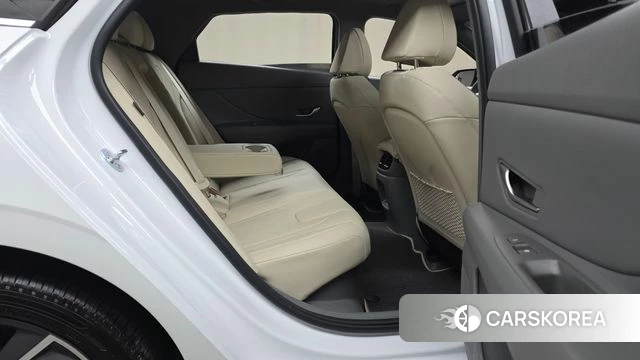 Hyundai The New Avante Hybrid (CN7) 2025 Белый из Кореи, фото 2