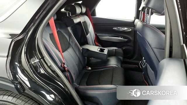 Genesis GV70 2023 Черный из Кореи, фото 2