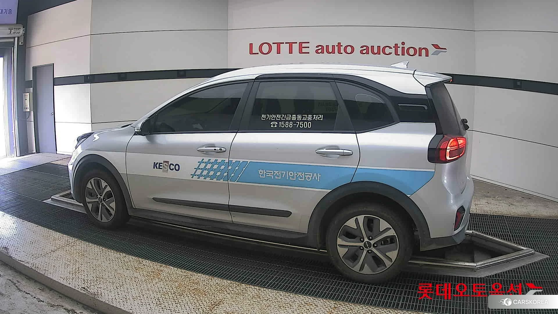Kia Niro Plus 2023 Sparkling Silver из Кореи, фото 2