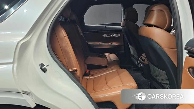 Genesis GV70 2023 Белый из Кореи, фото 2