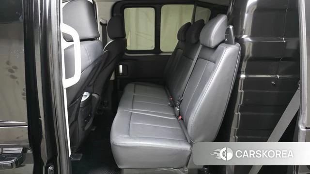 Hyundai Staria 2023 Черный из Кореи, фото 2