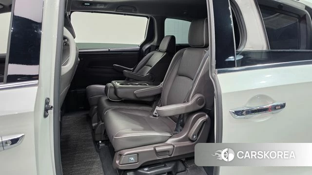Honda Odyssey 2023 Белый из Кореи, фото 2