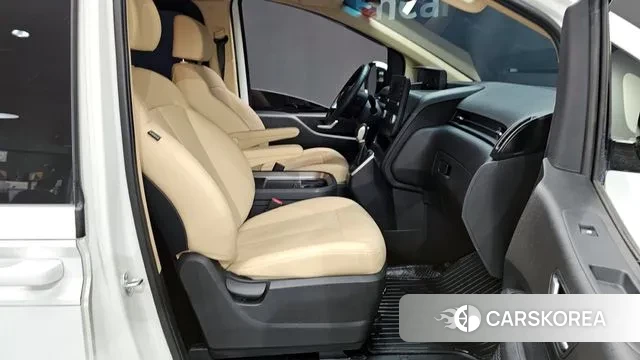 Hyundai Staria 2024 Белый из Кореи, фото 2