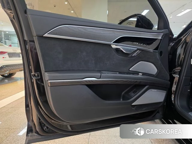 Audi A8 (D5) 2023 Черный из Кореи, фото 2