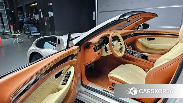 Bentley Continental GT 3rd Generation 2022 Жемчужный цвет из Кореи, фото 2