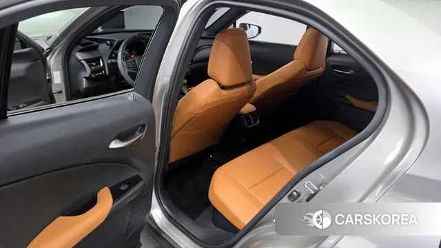 Lexus UX250h 2019 Серый из Кореи, фото 2