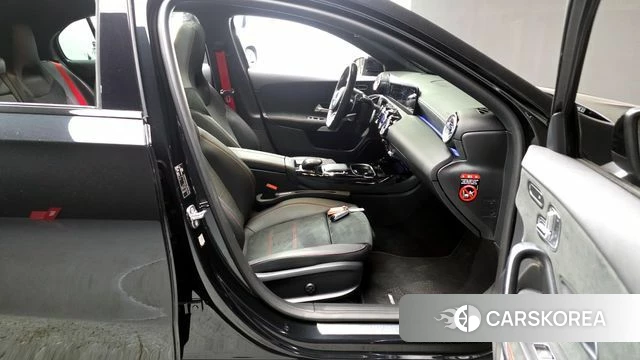 Mercedes-Benz A-Class W177 2023 Черный из Кореи, фото 2