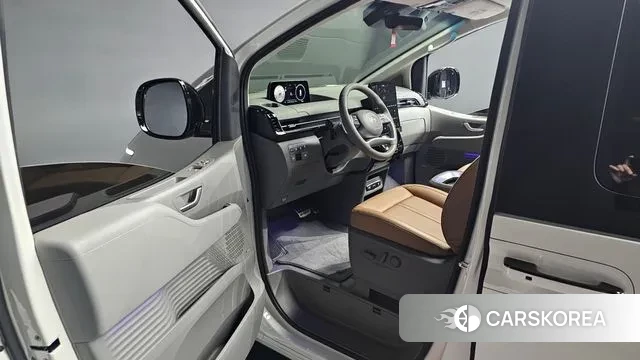 Hyundai Staria 2025 Белый из Кореи, фото 2