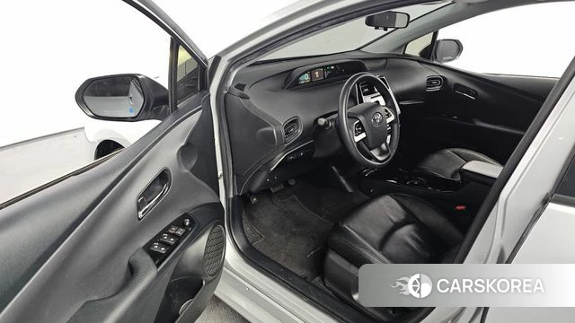 Toyota Prius 4th Generation 2018 Серебряный из Кореи, фото 2