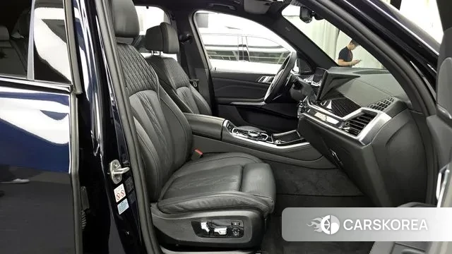 BMW X5 (G05) 2024 Черный из Кореи, фото 2