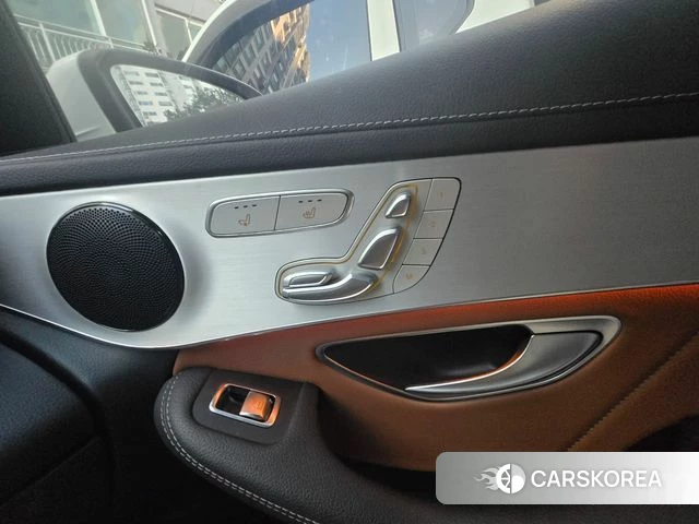 Mercedes-Benz GLC-Class X253 2022 Белый из Кореи, фото 2