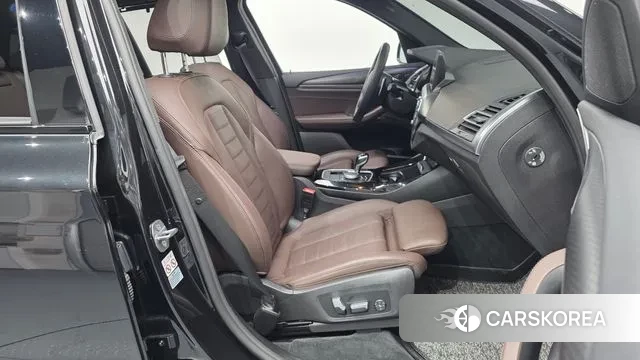 BMW X3 (G01) 2022 Черный из Кореи, фото 2