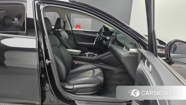 Kia K5 3rd generation 2023 Черный из Кореи, фото 2