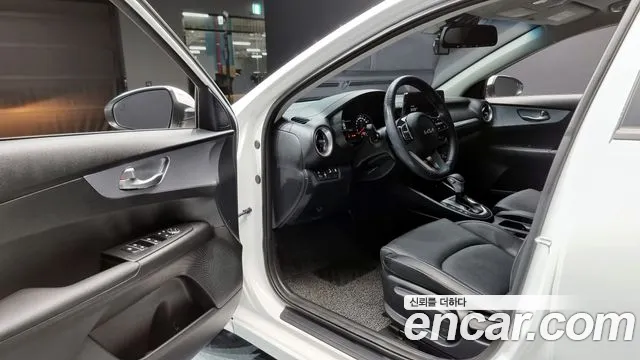 Kia The New K3 2nd generation 2021 Белый из Кореи, фото 2