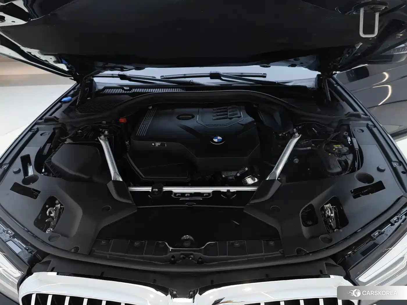 BMW 5 series 2022 Черный из Китая, фото 2