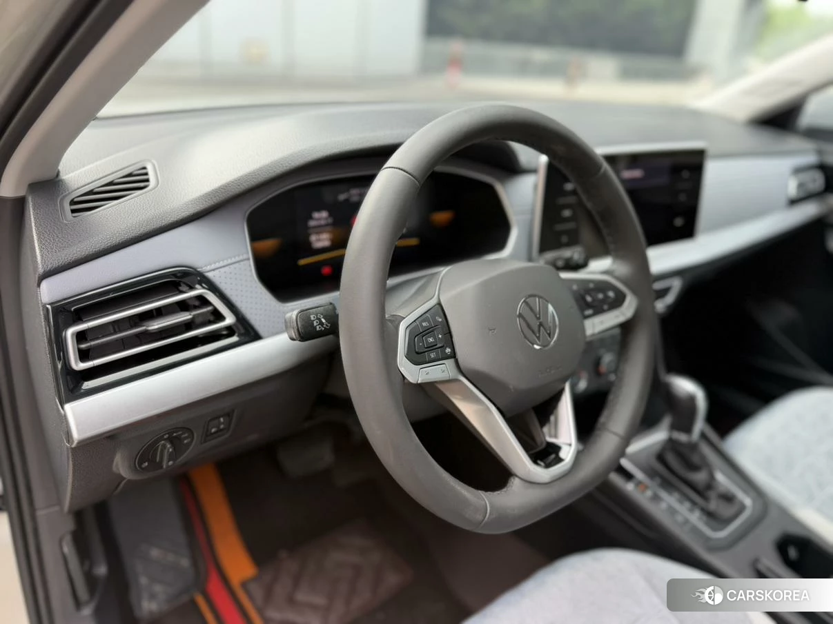 Volkswagen Lavida 2023 Шампань из Китая, фото 2