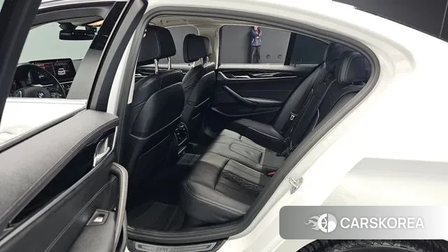 BMW 5 Series (G30) 2020 Белый из Кореи, фото 2