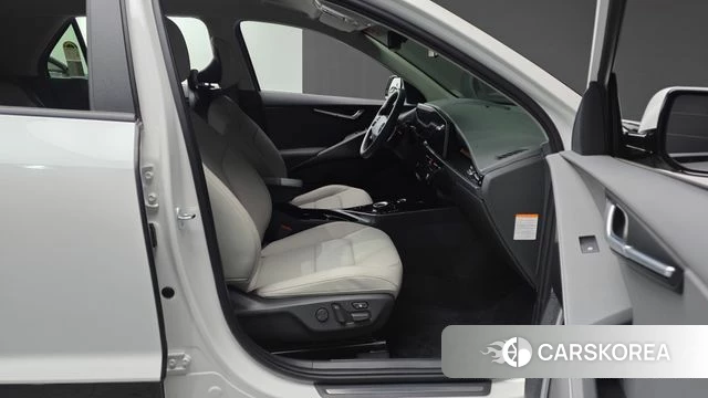 Kia Di Ol Nu Niro 2025 Белый из Кореи, фото 2