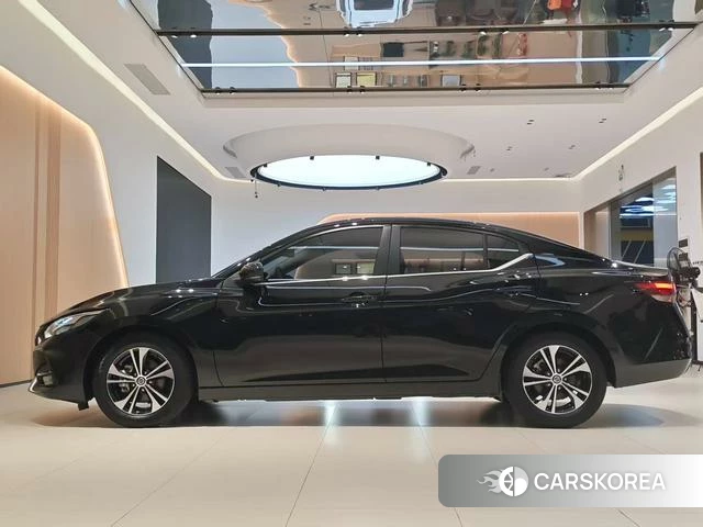 Nissan Xuan Yi 2022 Черный из Китая, фото 2