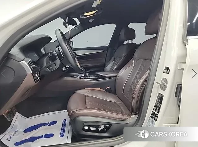 BMW 5 Series (G30) 2019 Белый из Кореи, фото 2