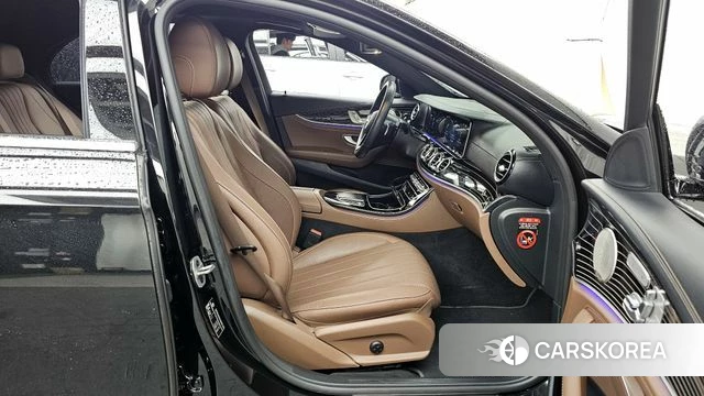 Mercedes-Benz E-Class W213 2021 Черный из Кореи, фото 2