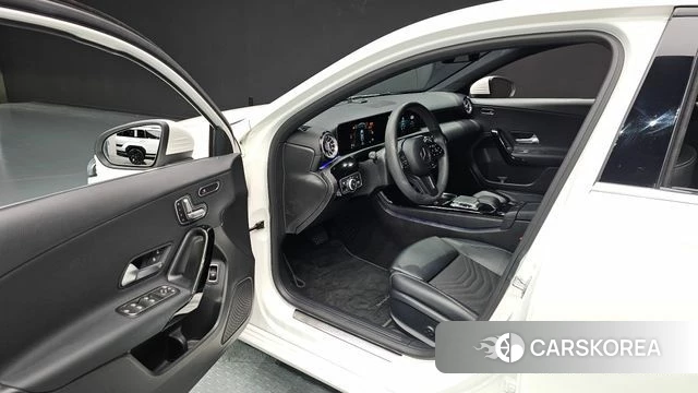 Mercedes-Benz A-Class W177 2020 Белый из Кореи, фото 2