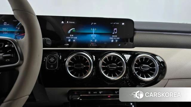 Mercedes-Benz A-Class W177 2022 Белый из Кореи, фото 2