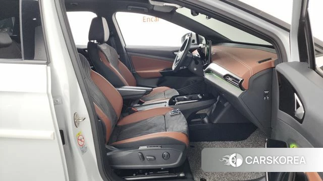 Volkswagen ID.4 2023 Белый из Кореи, фото 2