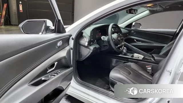 Hyundai The New Avante (CN7) 2023 Белый из Кореи, фото 2