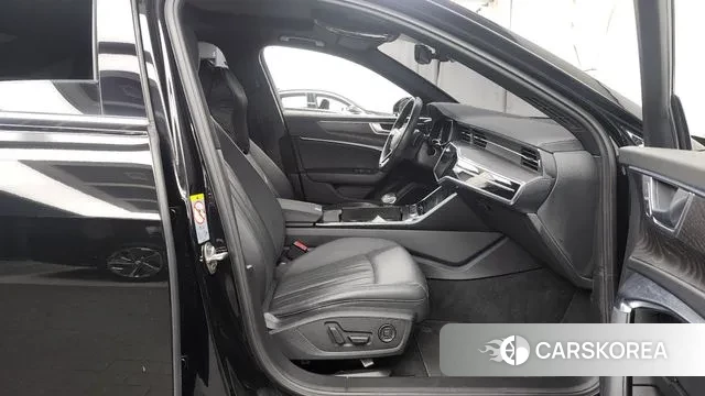 Audi A6 (C8) 2021 Черный из Кореи, фото 2