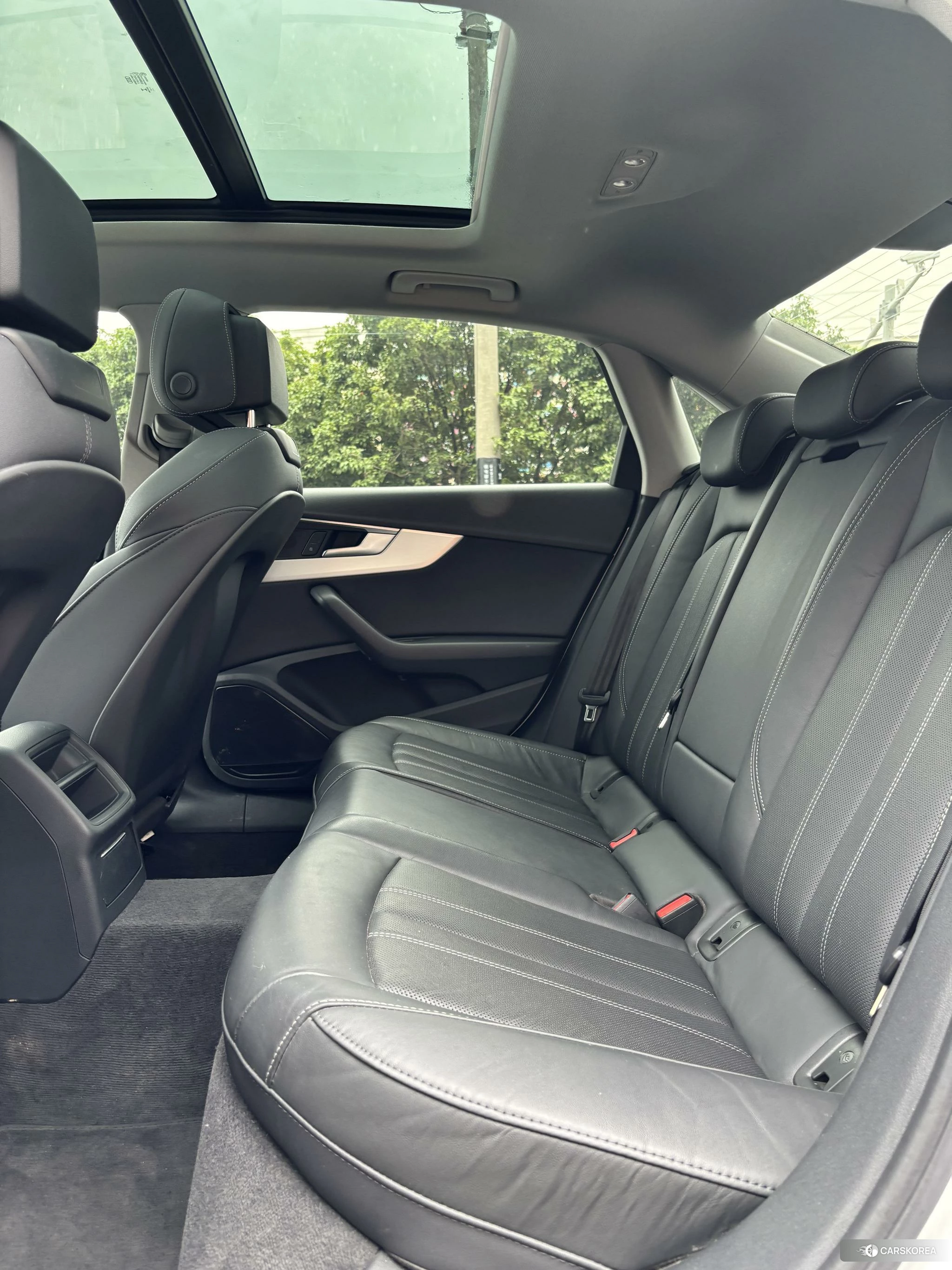 Audi A4L 2020 Белый из Китая, фото 2