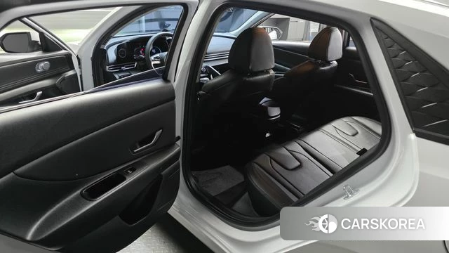 Hyundai The New Avante (CN7) 2023 Белый из Кореи, фото 2