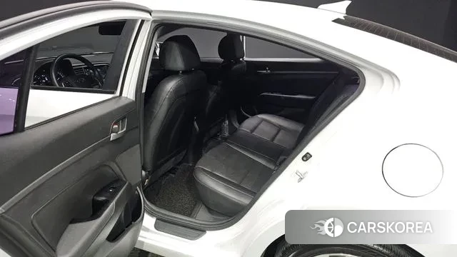 Hyundai Avante AD 2018 Белый из Кореи, фото 2