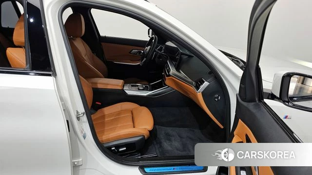 BMW 3 Series (G20) 2023 Белый из Кореи, фото 2