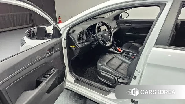 Hyundai Avante AD 2018 Белый из Кореи, фото 2