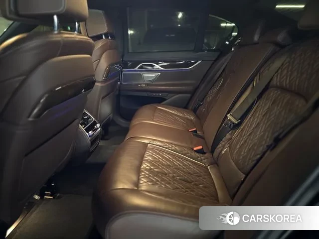 BMW 7 Series (G11) 2021 Черный из Кореи, фото 2