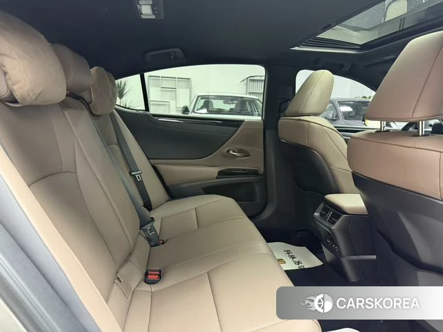 Lexus ES 2022 Шампань из Китая, фото 2