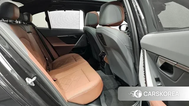 BMW 5 Series (G60) 2025 Серый из Кореи, фото 2