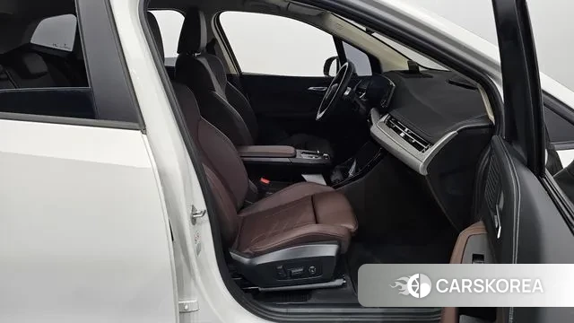 BMW 2 Series Active Tourer (U06) 2023 Белый из Кореи, фото 2