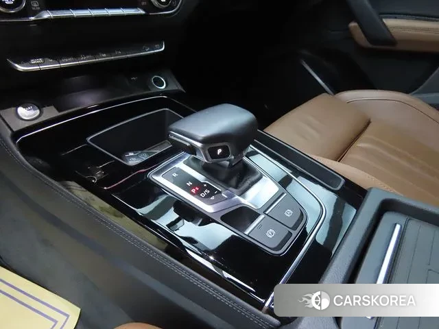 Audi Q5 (FY) 2021 Светло-зеленый из Кореи, фото 2