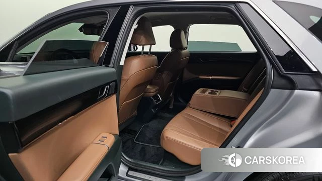 Hyundai Grandeur Hybrid (GN7) 2023 Серебристо-серый из Кореи, фото 2