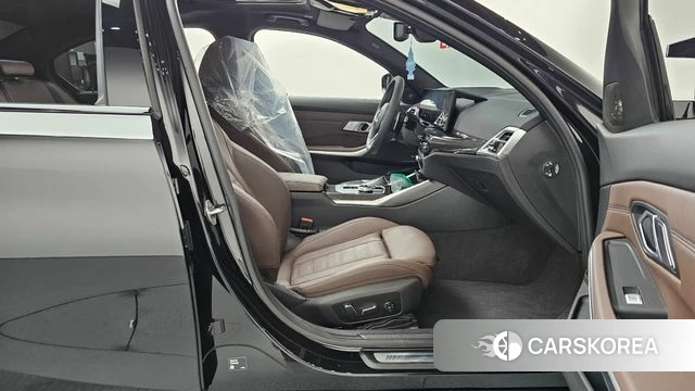 BMW 3 Series (G20) 2025 Черный из Кореи, фото 2