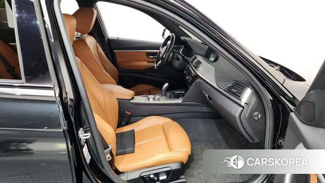 BMW 3 Series (F30) 2018 Черный из Кореи, фото 2