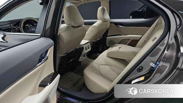Toyota Camry (XV70) 2018 Коричневый из Кореи, фото 2