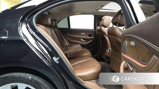 Mercedes-Benz E-Class W213 2019 Черный из Кореи, фото 2