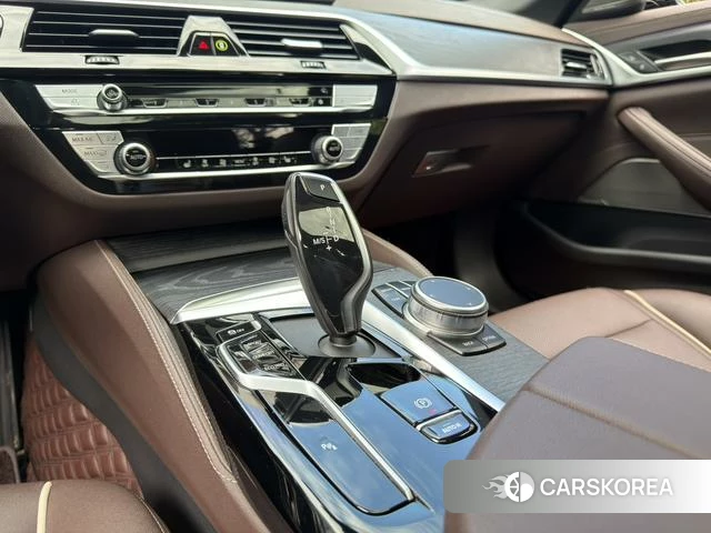 BMW 5 series 2021 Черный из Китая, фото 2