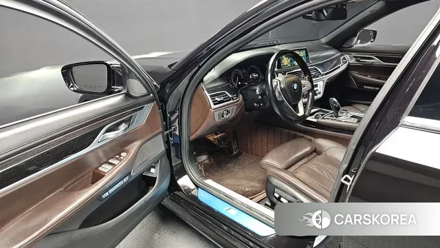 BMW 7 Series (G11) 2018 Черный из Кореи, фото 2