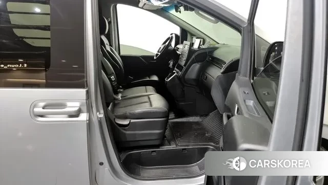 Hyundai Staria 2021 Серебряный из Кореи, фото 2