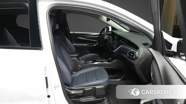 Chevrolet (GM Daewoo) Bolt EUV 2023 Белый из Кореи, фото 2