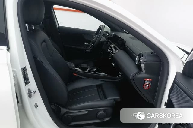 Mercedes-Benz Class A 2021 Белый из Китая, фото 2